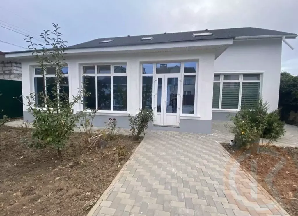 Дом в Крым, Сакский район, с. Уютное ул. Мира, 1 (248 м) - Фото 2