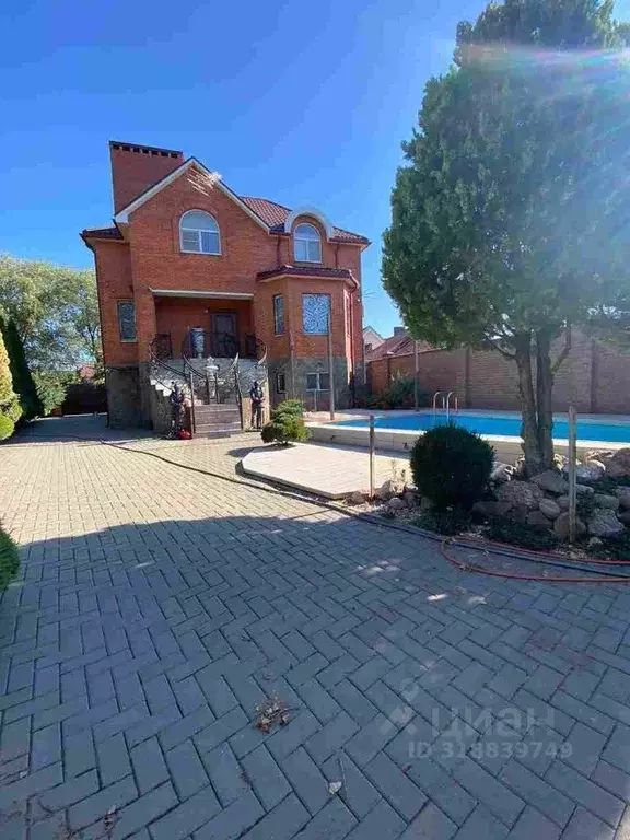 Дом в Ростовская область, Батайск ул. Половинко (336 м) - Фото 1