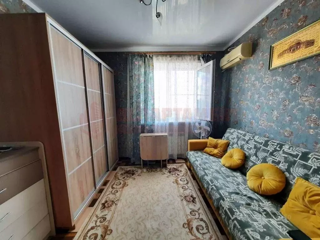 3-к кв. Астраханская область, Астрахань ул. Бабаевского, 35к3 (73.4 м) - Фото 0