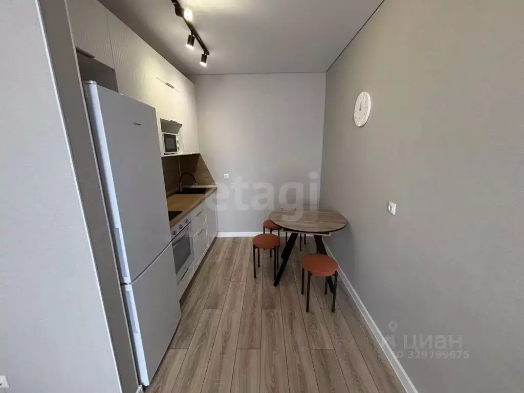 1-к кв. Тюменская область, Тюмень Новгородская ул., 22 (38.5 м) - Фото 1