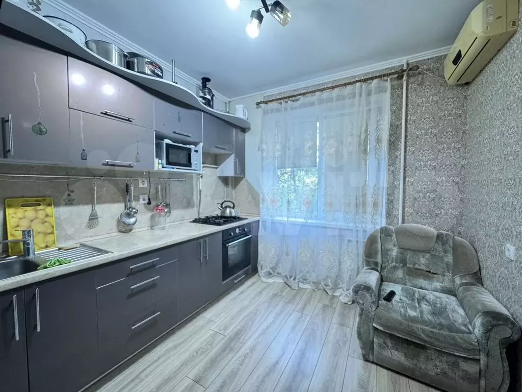 2-к. квартира, 55 м, 3/9 эт. - Фото 0
