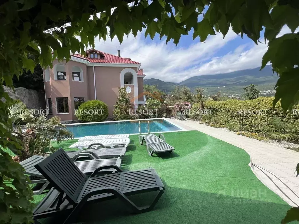 Дом в Крым, Ялта ул. Найденова, 20 (250 м) - Фото 1