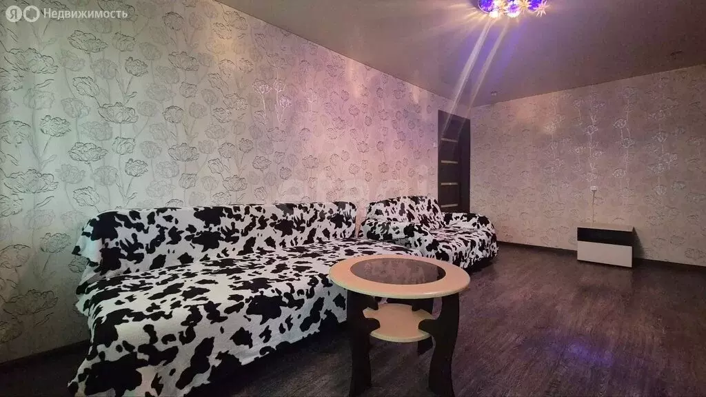 3-комнатная квартира: Череповец, улица Сталеваров, 40 (56 м) - Фото 1