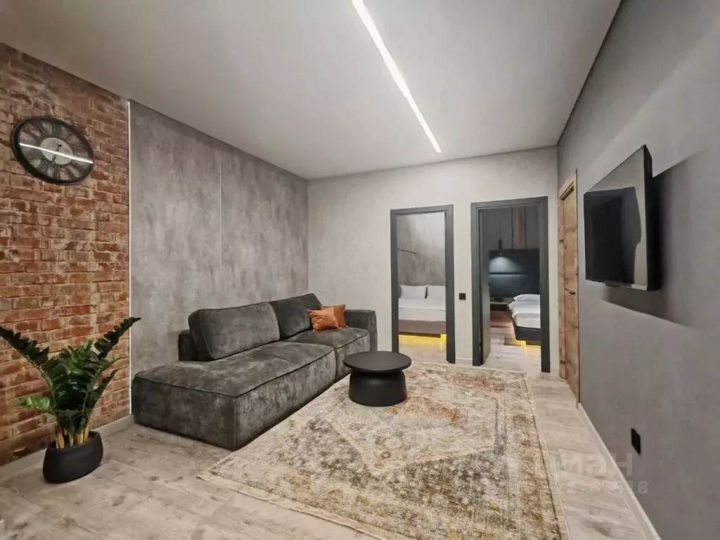 3-к кв. Удмуртия, Ижевск пл. имени 50-летия Октября, 3 (53.0 м) - Фото 1