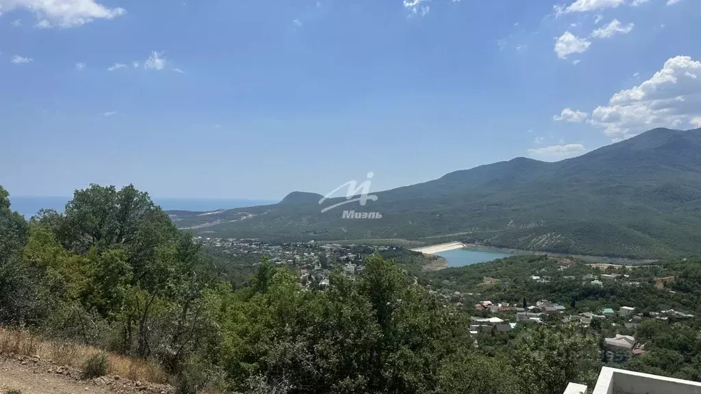 Участок в Крым, Алушта муниципальный округ, с. Изобильное ул. ... - Фото 1