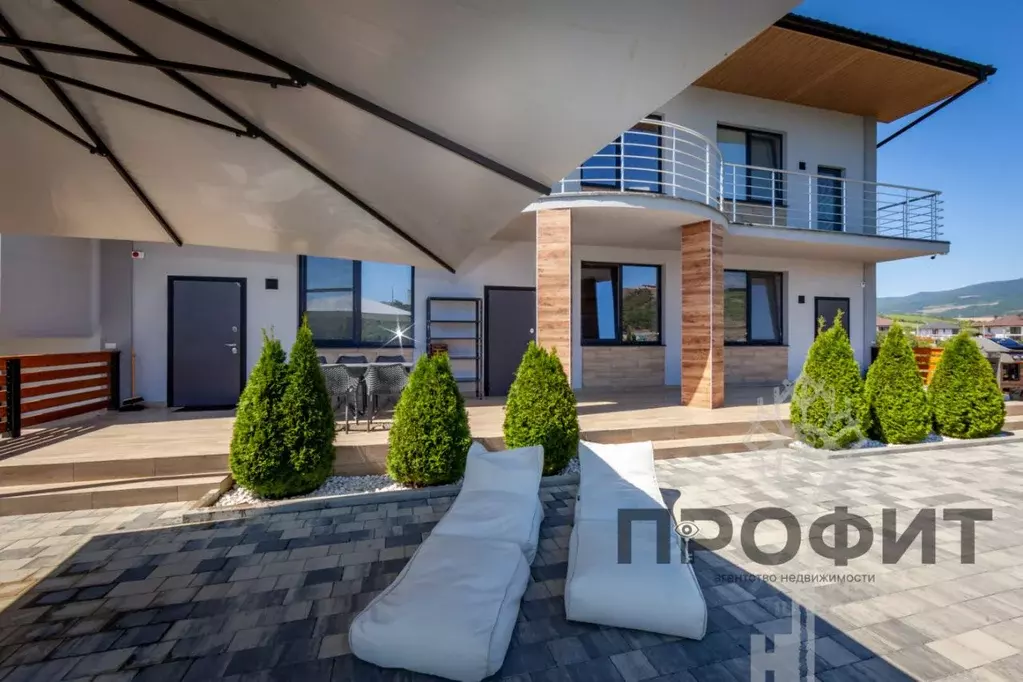 Дом в Крым, Алушта ул. Юбилейная (235 м) - Фото 1