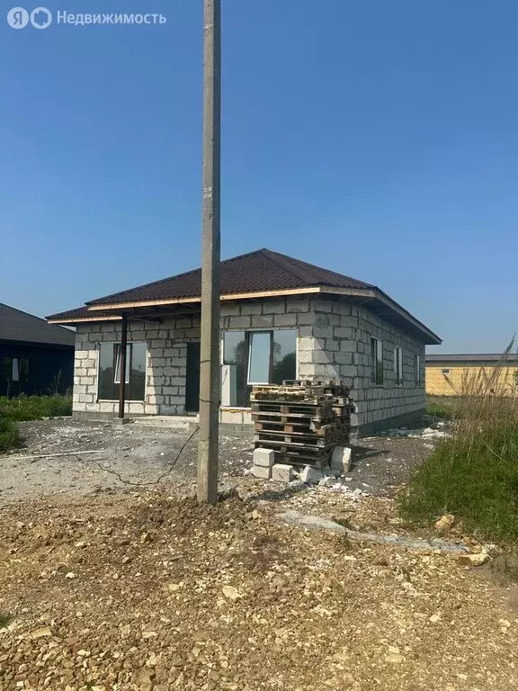 Дом в село Воздвиженка, Октябрьская улица (104 м) - Фото 1