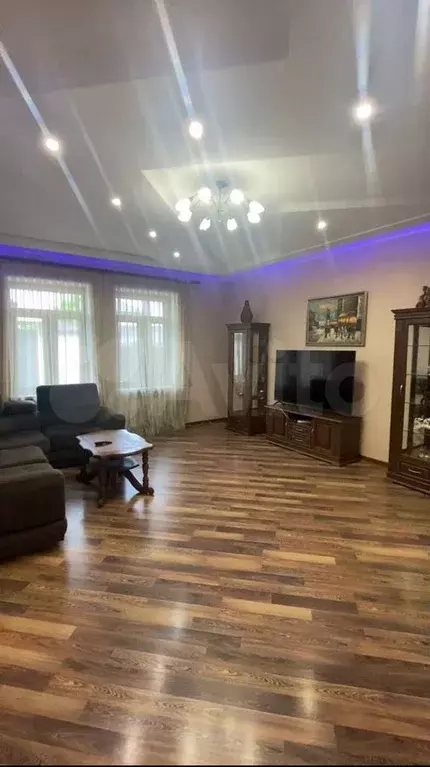 Дом 350 м на участке 4 сот. - Фото 0