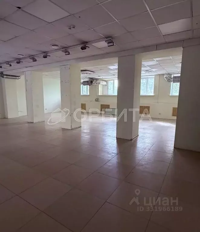 Помещение свободного назначения в Тюменская область, Тюмень ул. ... - Фото 1