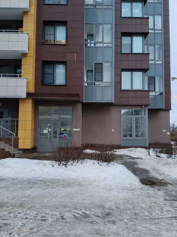 Помещение свободного назначения в Санкт-Петербург ул. Среднерогатская, ... - Фото 1