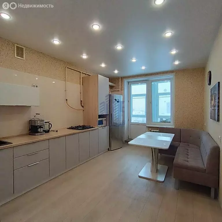 2-комнатная квартира: Чебоксары, проспект Ленина, 7к1 (69.8 м) - Фото 2