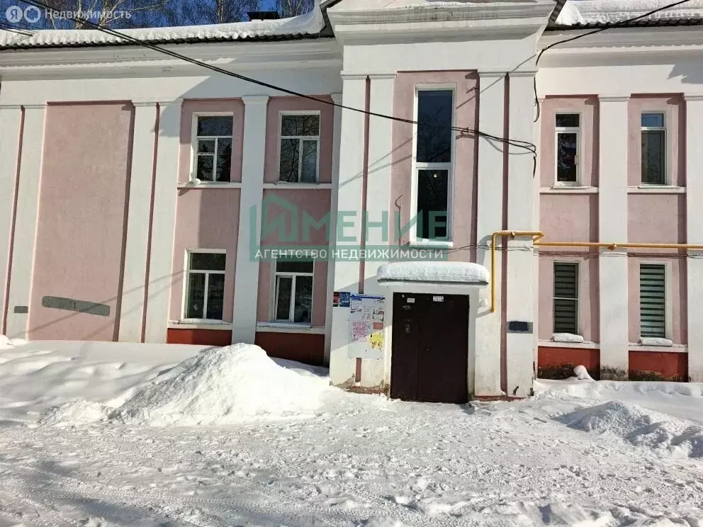 2-комнатная квартира: Ревда, улица Максима Горького, 6 (59.7 м) - Фото 2