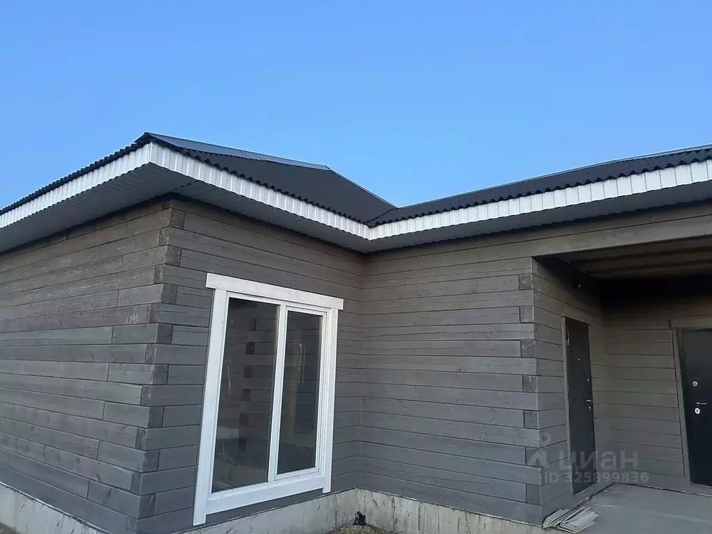 Дом в Хакасия, Усть-Абаканский район, д. Чапаево Тихий пер. (120 м) - Фото 1