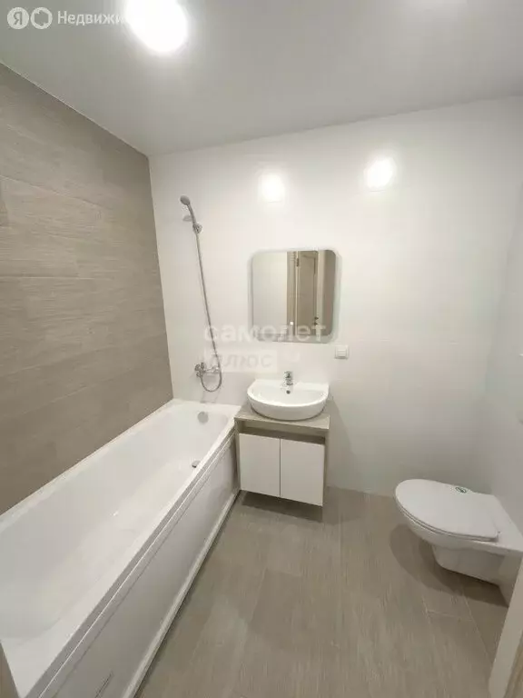 2-комнатная квартира: Ишим, улица Порфирьева, 10 (51 м) - Фото 0