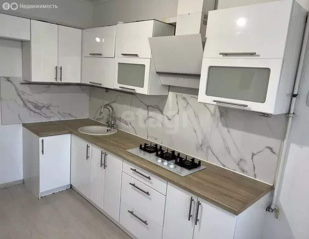 2-комнатная квартира: Калининград, улица Дзержинского, 168В (68.4 м) - Фото 1