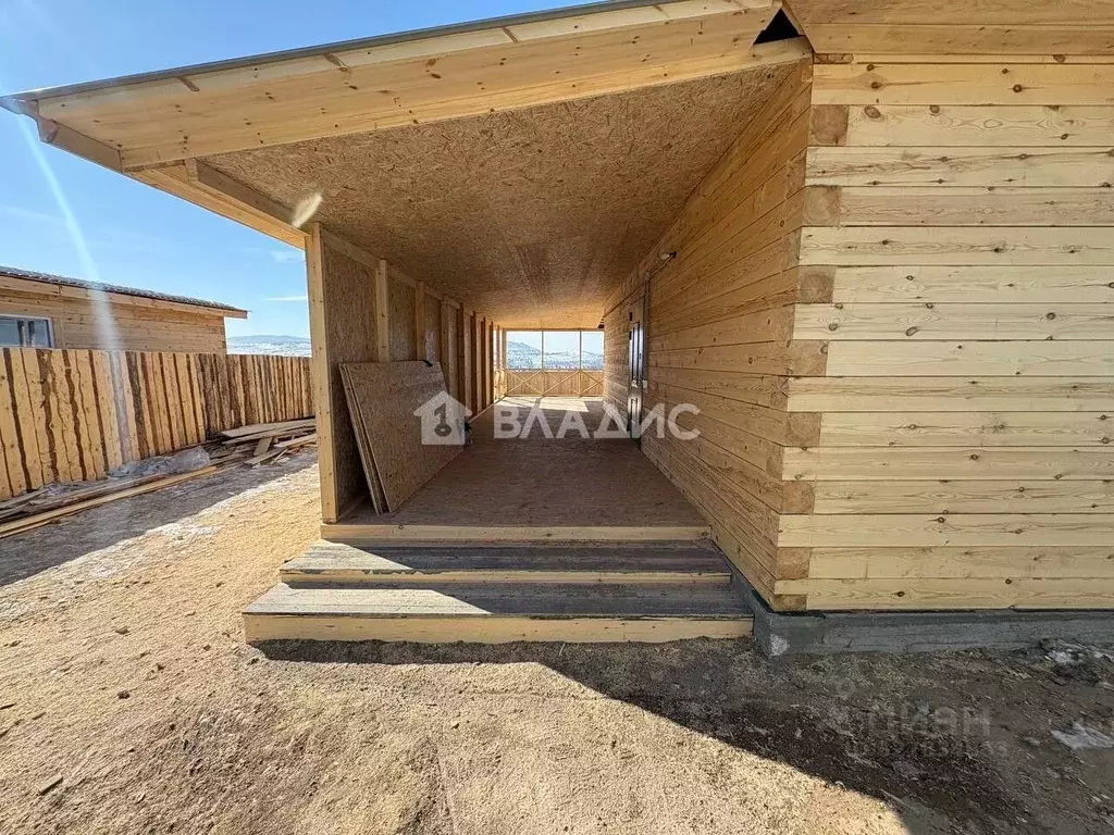 Дом в Бурятия, Тарбагатайский район, Саянтуйское с/пос, с. Нижний ... - Фото 1