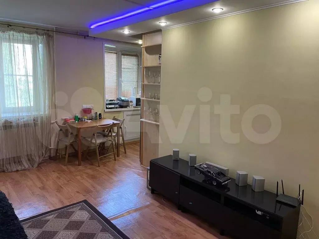 3-к. квартира, 55 м, 2/5 эт. - Фото 1