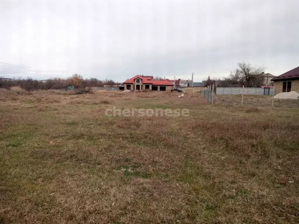 Участок в Крым, Советский пгт ул. Ветеринарная (15.0 сот.) - Фото 1
