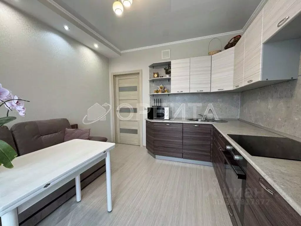 1-к кв. Тюменская область, Тюмень ул. Александра Протозанова, 16к2 ... - Фото 1