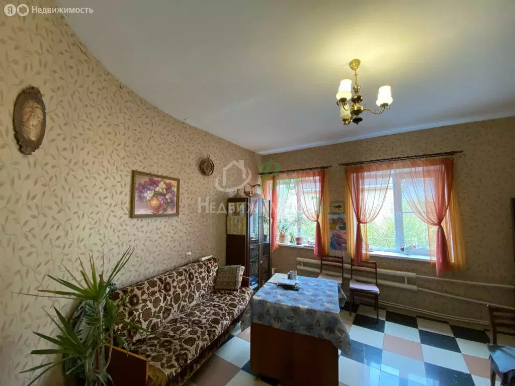 Дом в Александровка, Азовская улица (269 м) - Фото 1