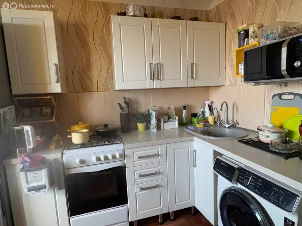 2-комнатная квартира: Волжский, улица имени Генерала Карбышева, 110 ... - Фото 1