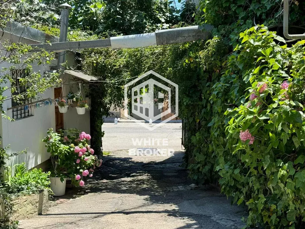 2-комнатная квартира: Ялта, улица Дражинского, 42 (56.8 м) - Фото 0