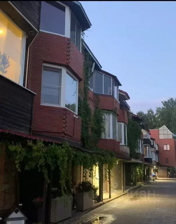 Таунхаус в Санкт-Петербург, Санкт-Петербург, Петергоф ул. Дивеевская, ... - Фото 1