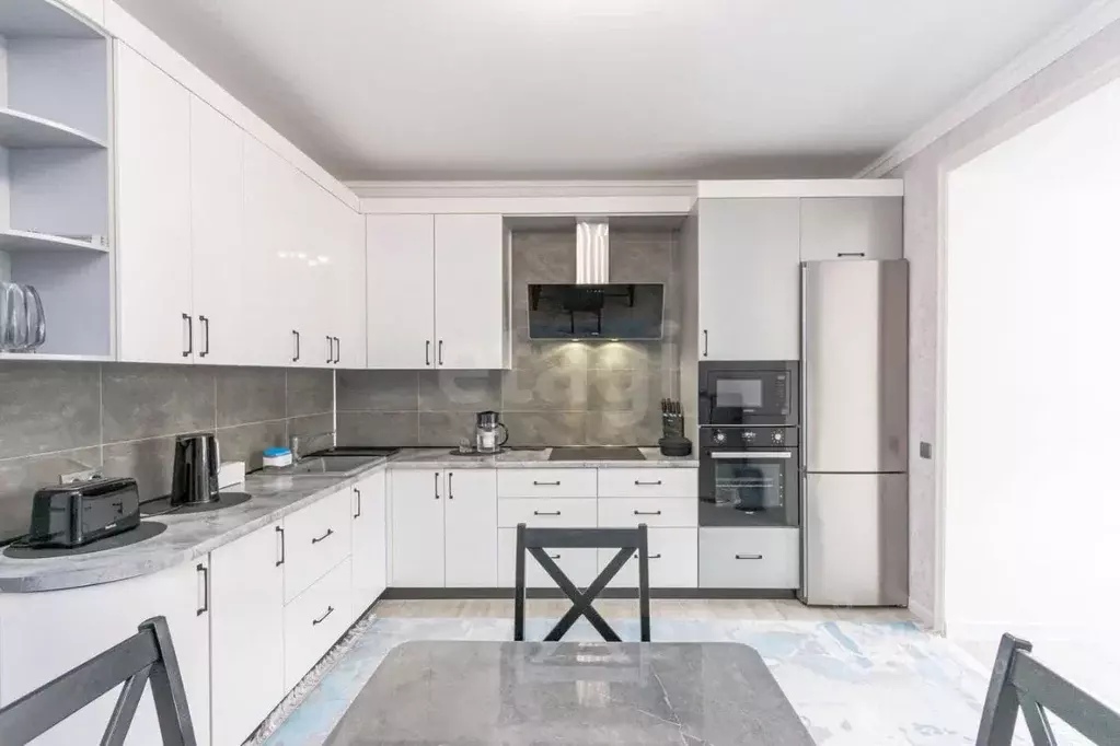 3-к кв. Тюменская область, Тюмень ул. Московский Тракт, 127 (92.6 м) - Фото 0