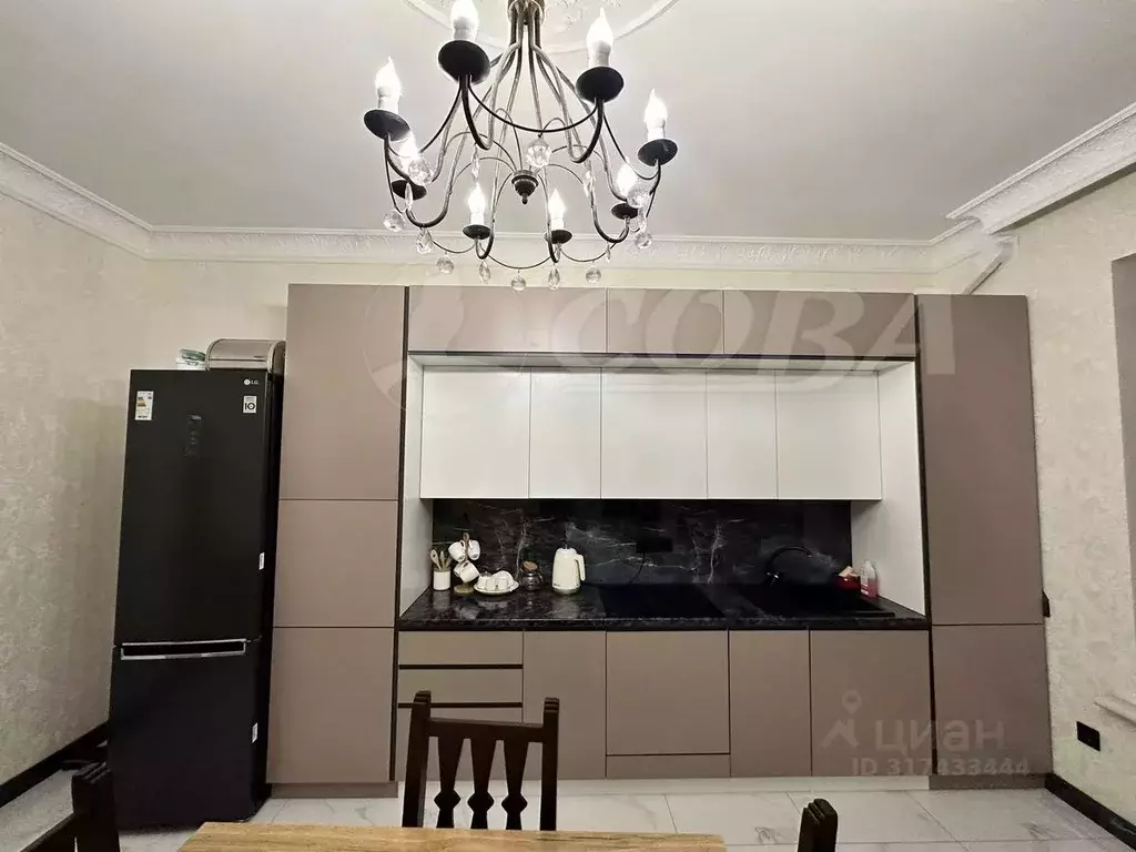 Дом в Дагестан, Махачкала ул. Дахадаева, 45 (25 м) - Фото 1