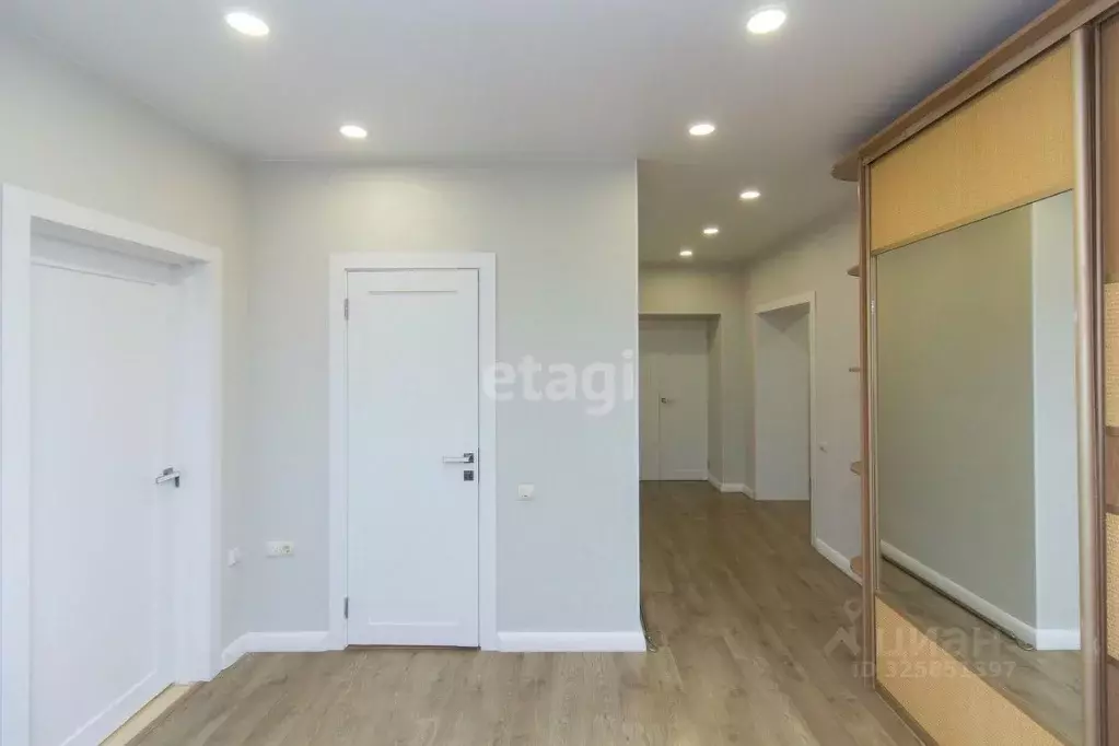 3-к кв. Тюменская область, Тюмень ул. Циолковского, 7к2 (104.0 м) - Фото 1