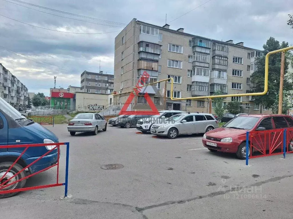 Комната Свердловская область, Каменск-Уральский ул. Мичурина, 38А ... - Фото 0