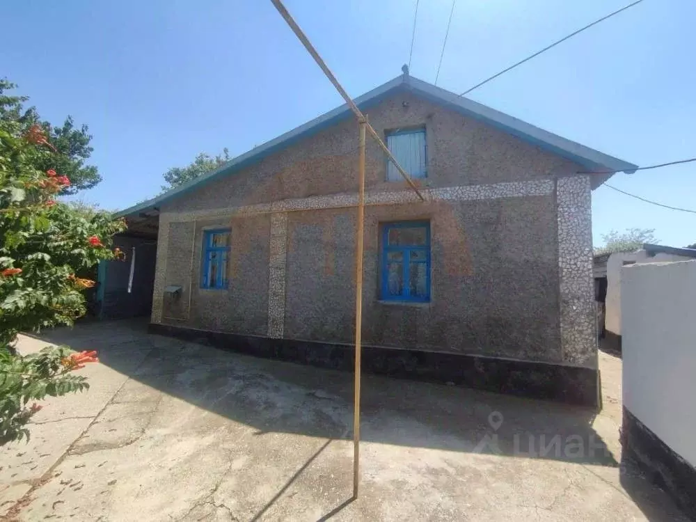 Дом в Крым, Сакский район, Митяевское с/пос, с. Листовое ул. Гагарина ... - Фото 2