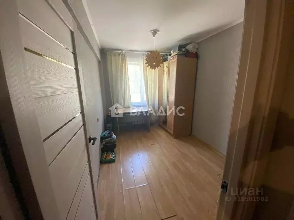 3-к кв. Бурятия, Улан-Удэ Коллективная ул., 13 (57.1 м) - Фото 0