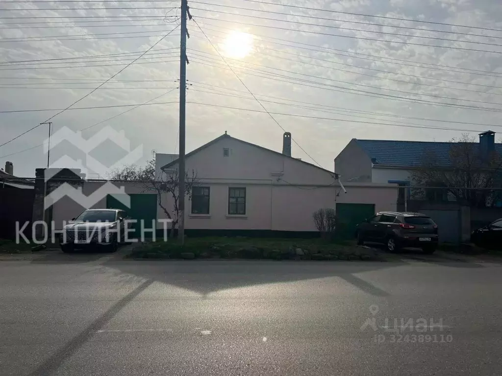 Дом в Крым, Евпатория ул. 2-й Гвардейской Армии (80 м) - Фото 1