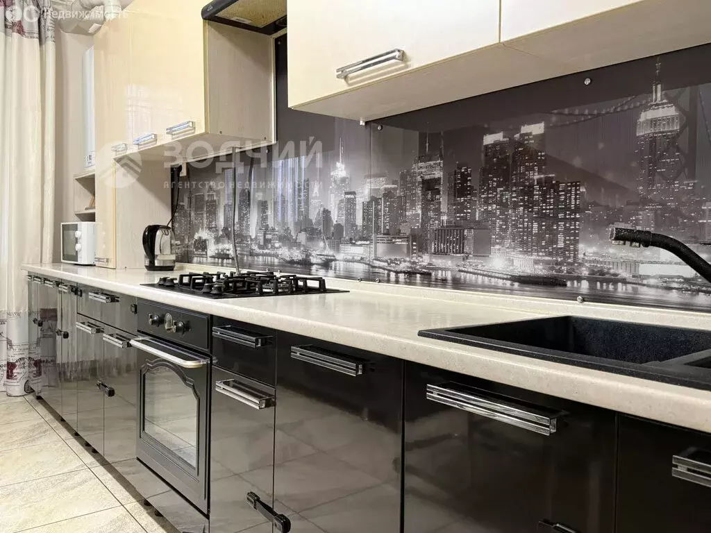 1-комнатная квартира: Чебоксары, улица Ильи Тукташа, 7/8 (60 м) - Фото 1