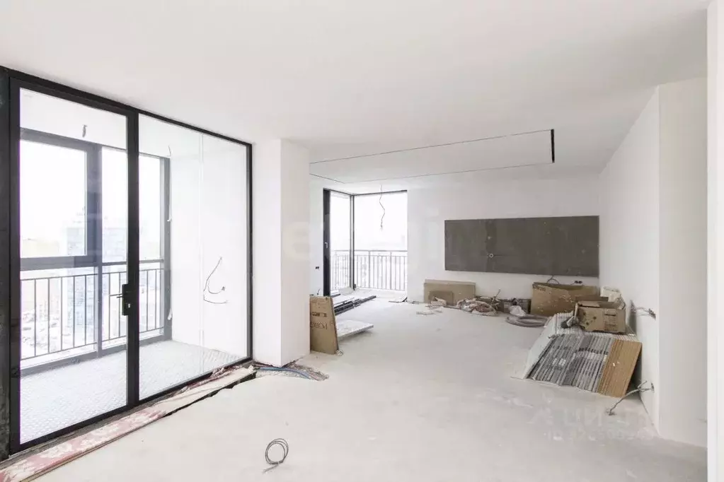 3-к кв. Тюменская область, Тюмень ул. 50 лет Октября, 4 (99.0 м) - Фото 1