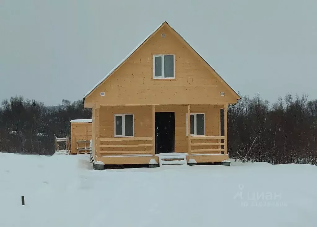 Дом в Мурманская область, Кольский район, Ура-Губа с/пос, с. Ура-Губа  ... - Фото 0