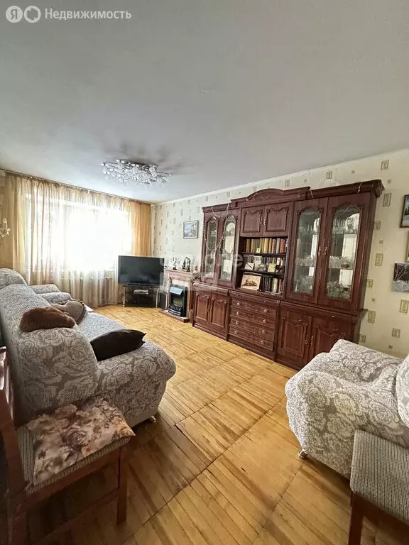 3-комнатная квартира: Среднеуральск, улица Бахтеева, 23Б (66.7 м) - Фото 1