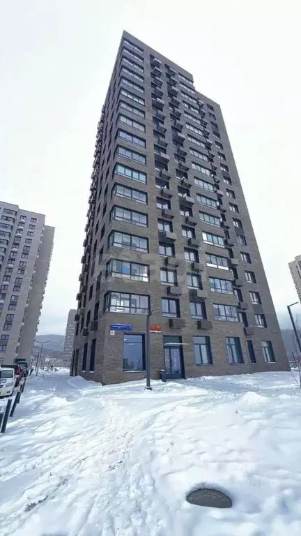 Студия Сахалинская область, Южно-Сахалинск ул. Имени Владимира ... - Фото 1