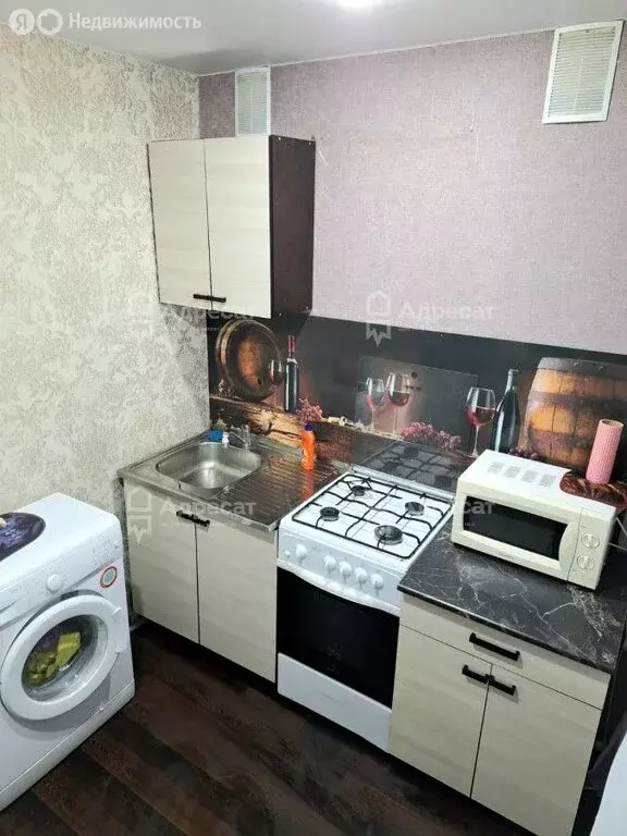 4-комнатная квартира: Волгоград, улица Академика Королёва, 3 (60 м) - Фото 1