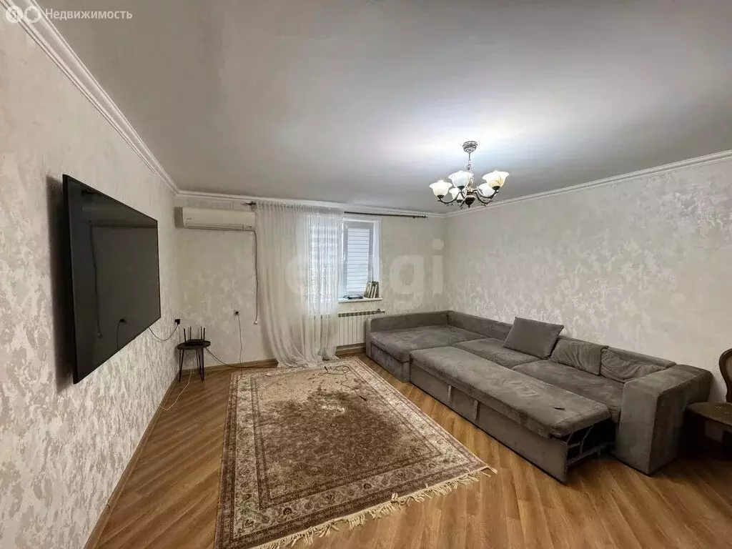 3-комнатная квартира: Махачкала, улица Азиза Алиева, 17 (95 м) - Фото 1