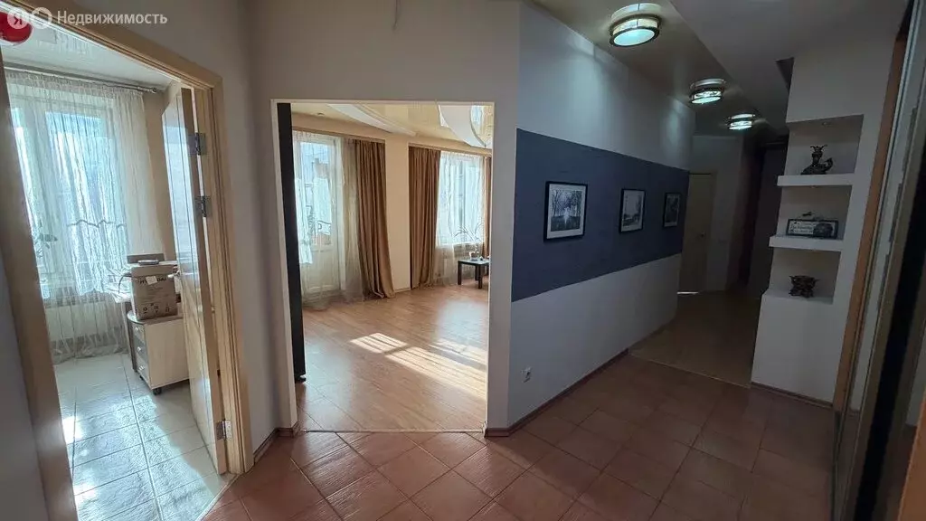 4-комнатная квартира: Иркутск, Волжская улица, 51Б (94 м) - Фото 1