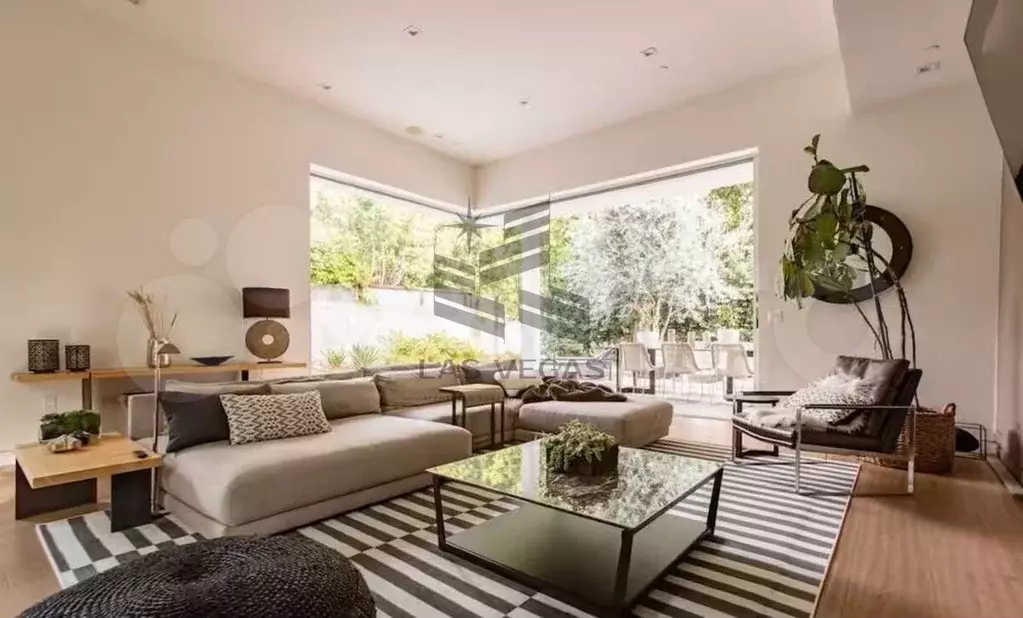 Дом 300 м на участке 13 сот. - Фото 0