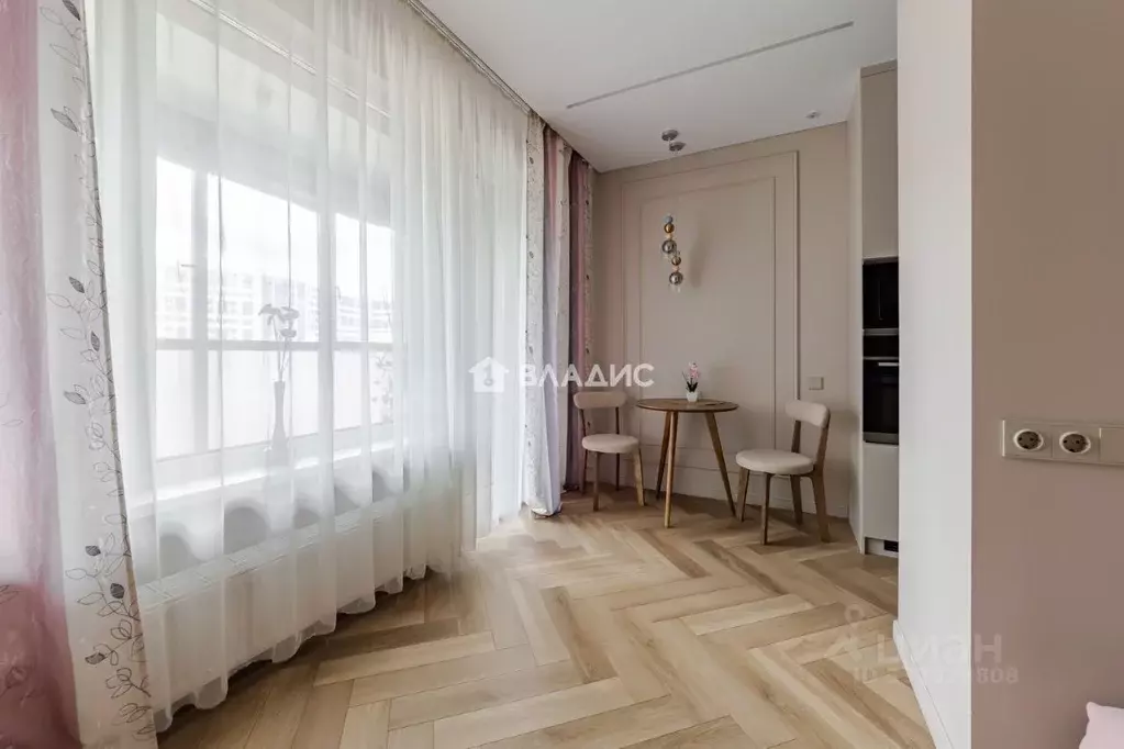 Студия Санкт-Петербург бул. Головнина, 4 (21.5 м) - Фото 1