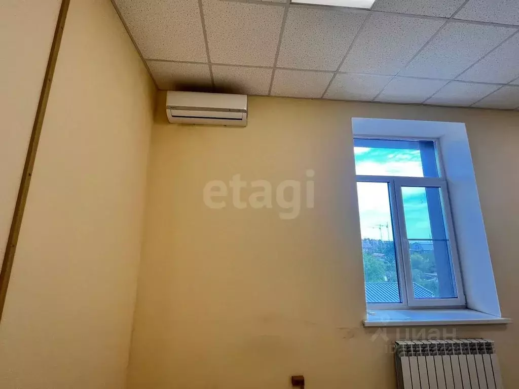 Помещение свободного назначения в Астраханская область, Астрахань пер. ... - Фото 1