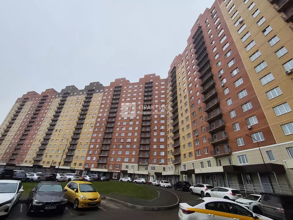 Продается 3-комнатная квартира - Фото 1