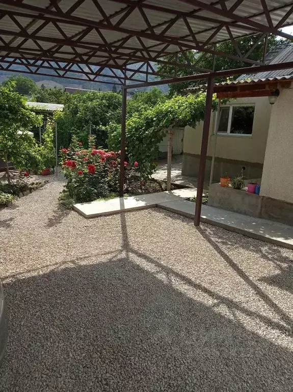 Дом в Крым, Судак муниципальный округ, с. Веселое ул. Заводская, 30 ... - Фото 0