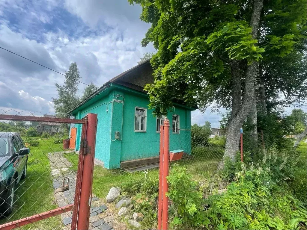 Дом в Новгородская область, Малая Вишера ул. Саши Александровой, 101 ... - Фото 1