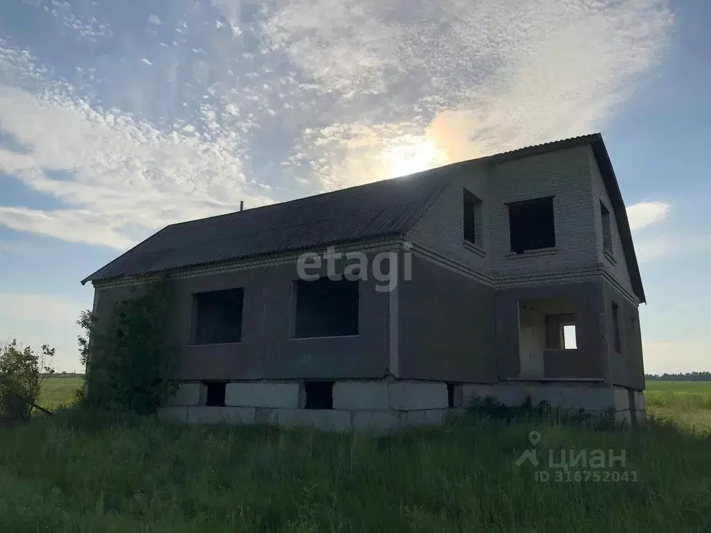 Дом в Воронежская область, Семилукский район, с. Девица ул. Победа ... - Фото 1