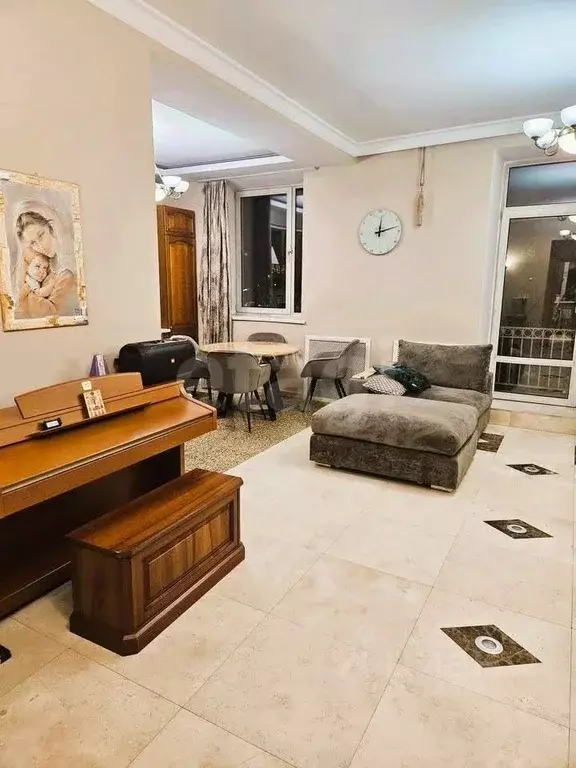 2-к кв. Иркутская область, Иркутск Российская ул., 8 (90.7 м) - Фото 1
